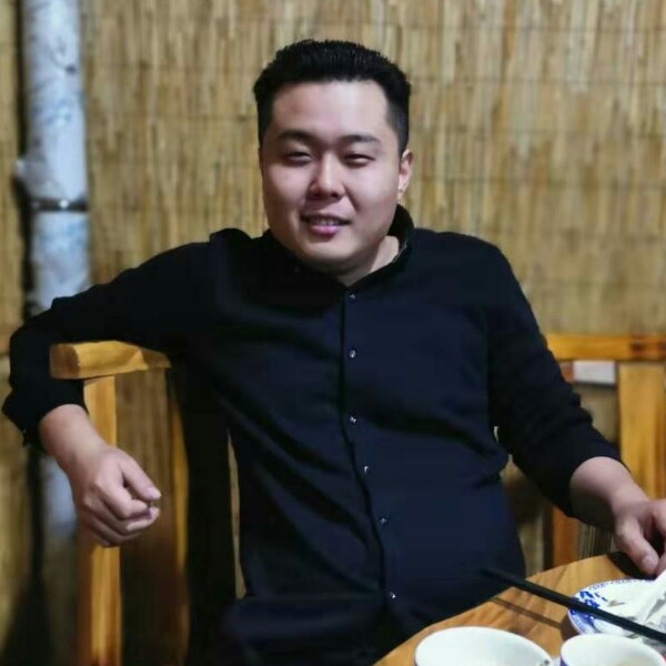 找一位结婚女士的照片