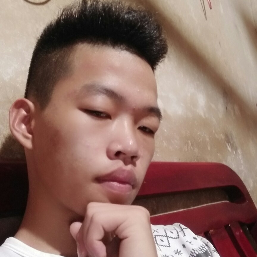 农村小伙。的照片