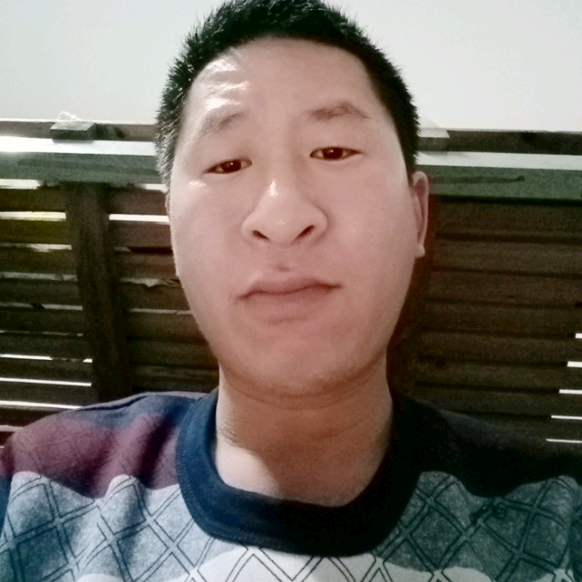默默菠萝的照片