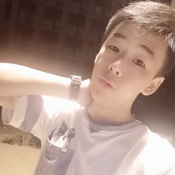 卜灵卜铃的照片