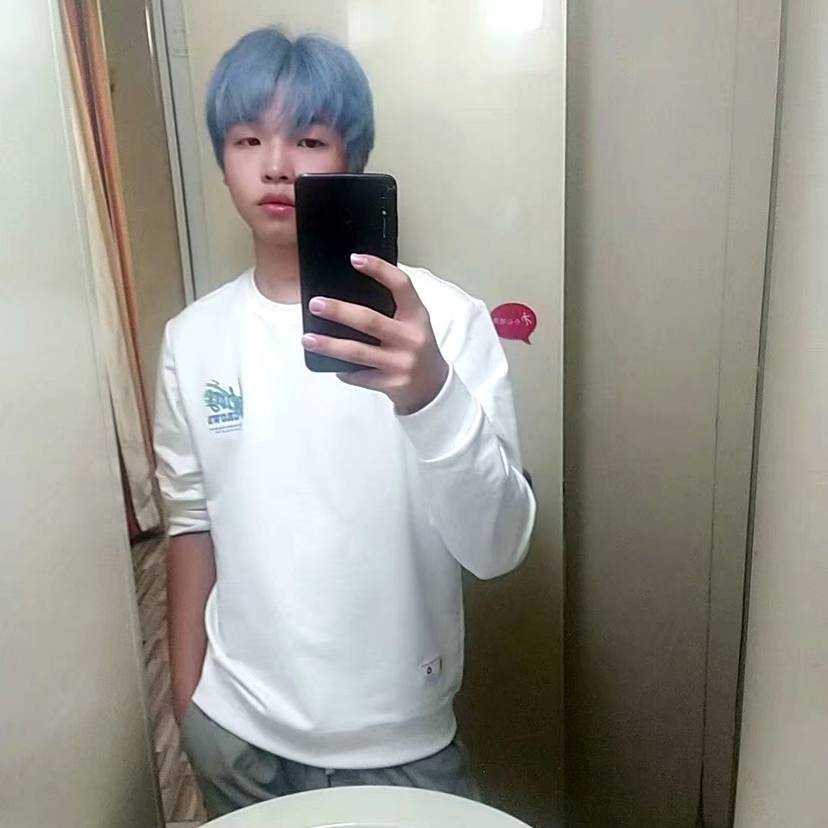 甜美与水影的照片