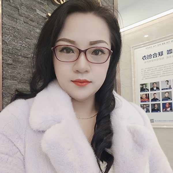 宇世吴铮的照片