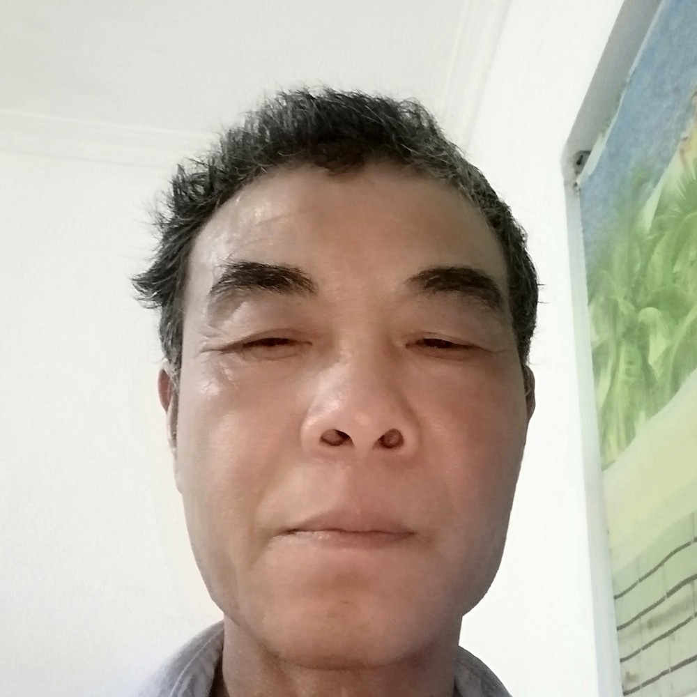 凉城挽手典雅的照片