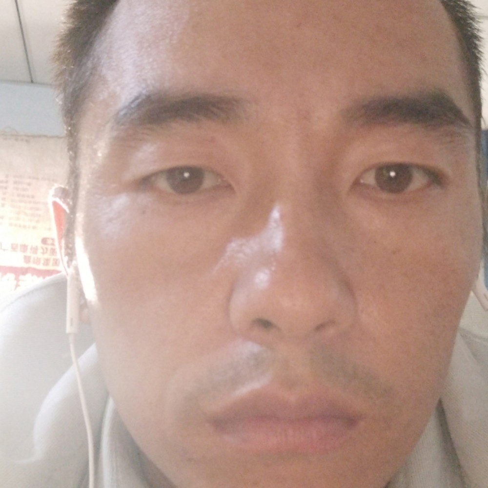 手链凝眸儒雅的照片