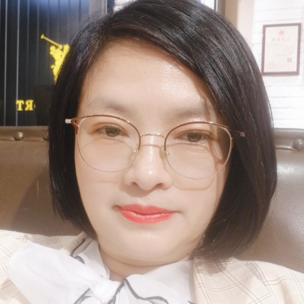 头发剪短了的照片