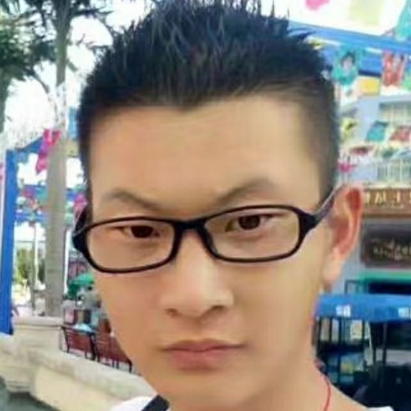 A 小哥哥的照片