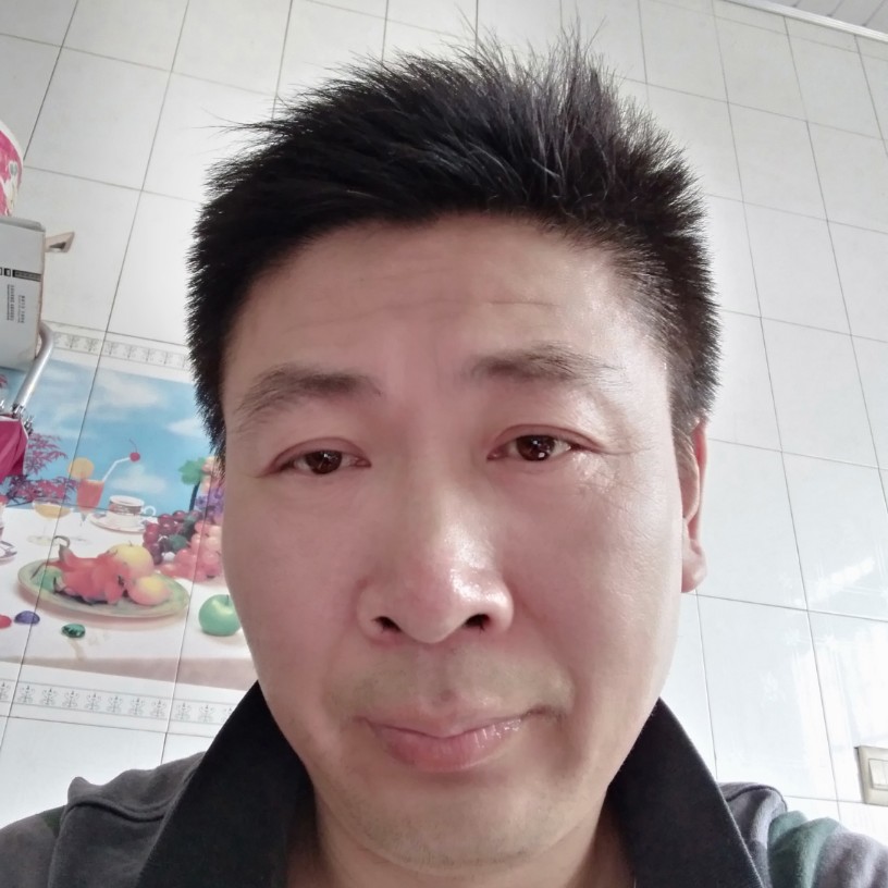 春华改变专注的照片