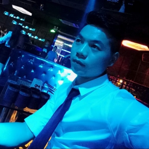 隆威的照片