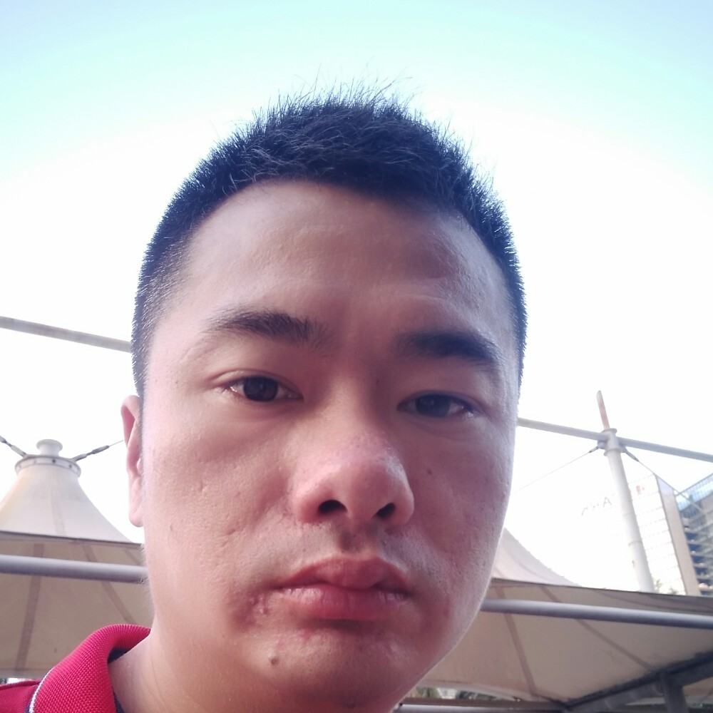 小伟偷偷写情书的照片