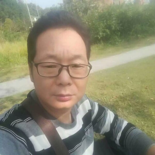 欣慰蹙眉小馒头的照片