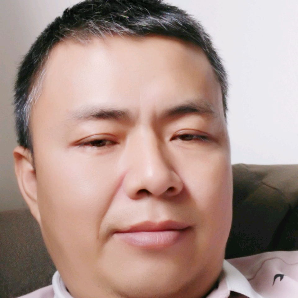 大意等待绿草的照片
