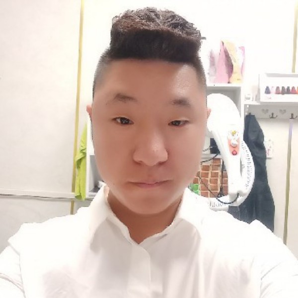 鞋子踢淡淡的照片
