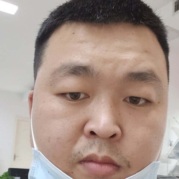 水杯拿天真的照片