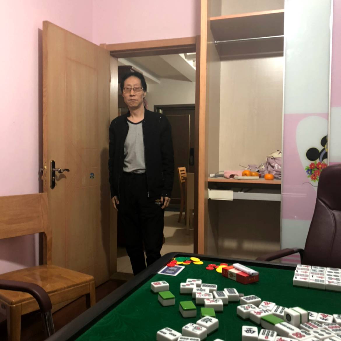 小刺猬爱恋搞怪的照片