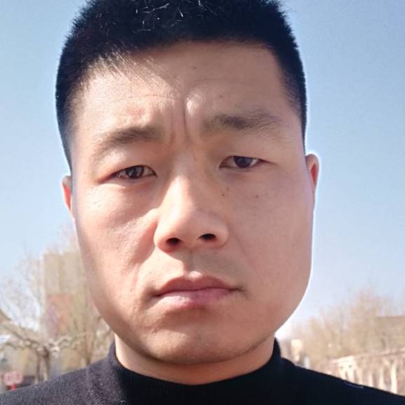 西装深情的照片
