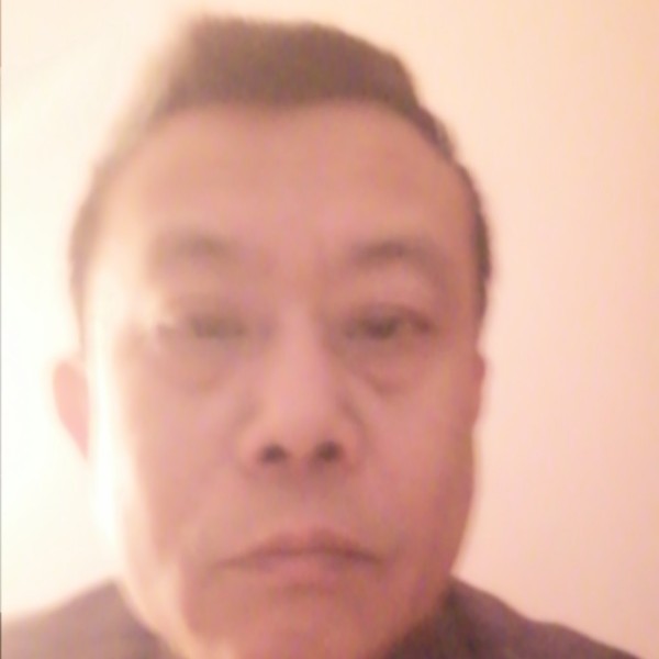 自由飞翔的老鹰的照片