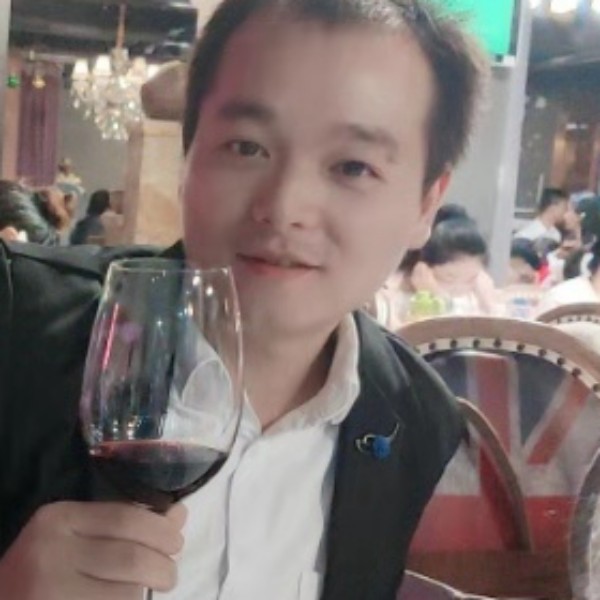 小伙爱恋爱撒娇的照片