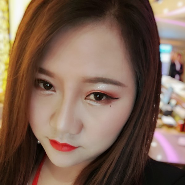 微笑的他的照片