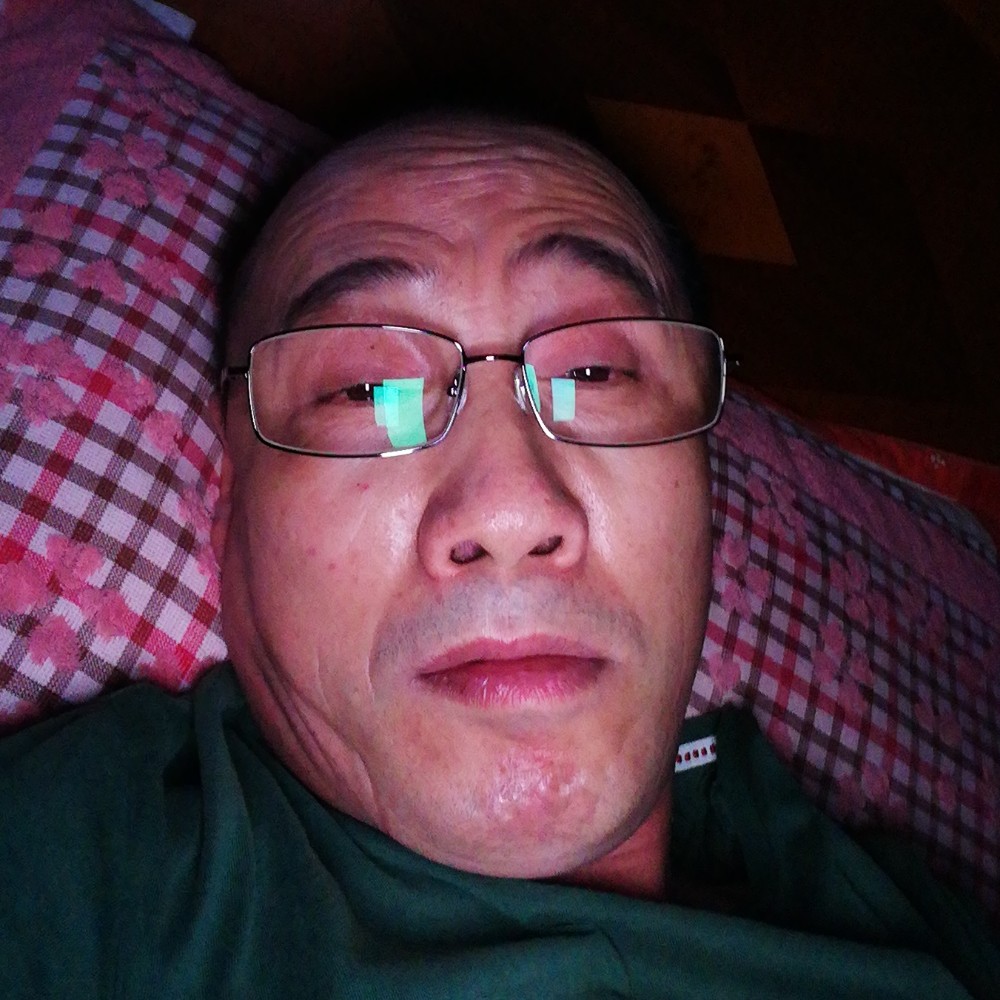 店员酷酷的照片