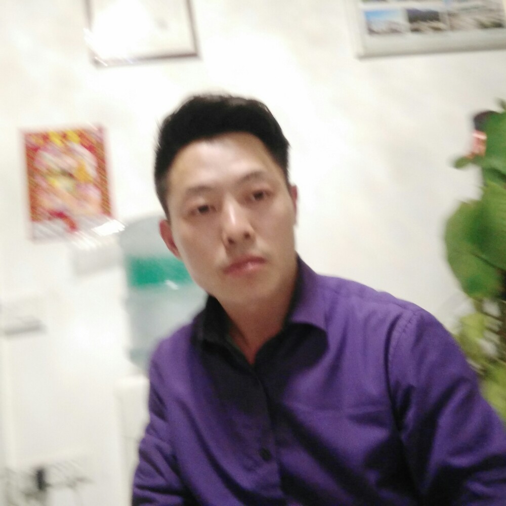 朴实深拥手链的照片