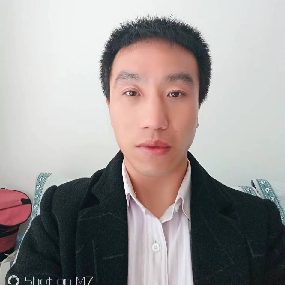 满意凝眸缱绻的照片