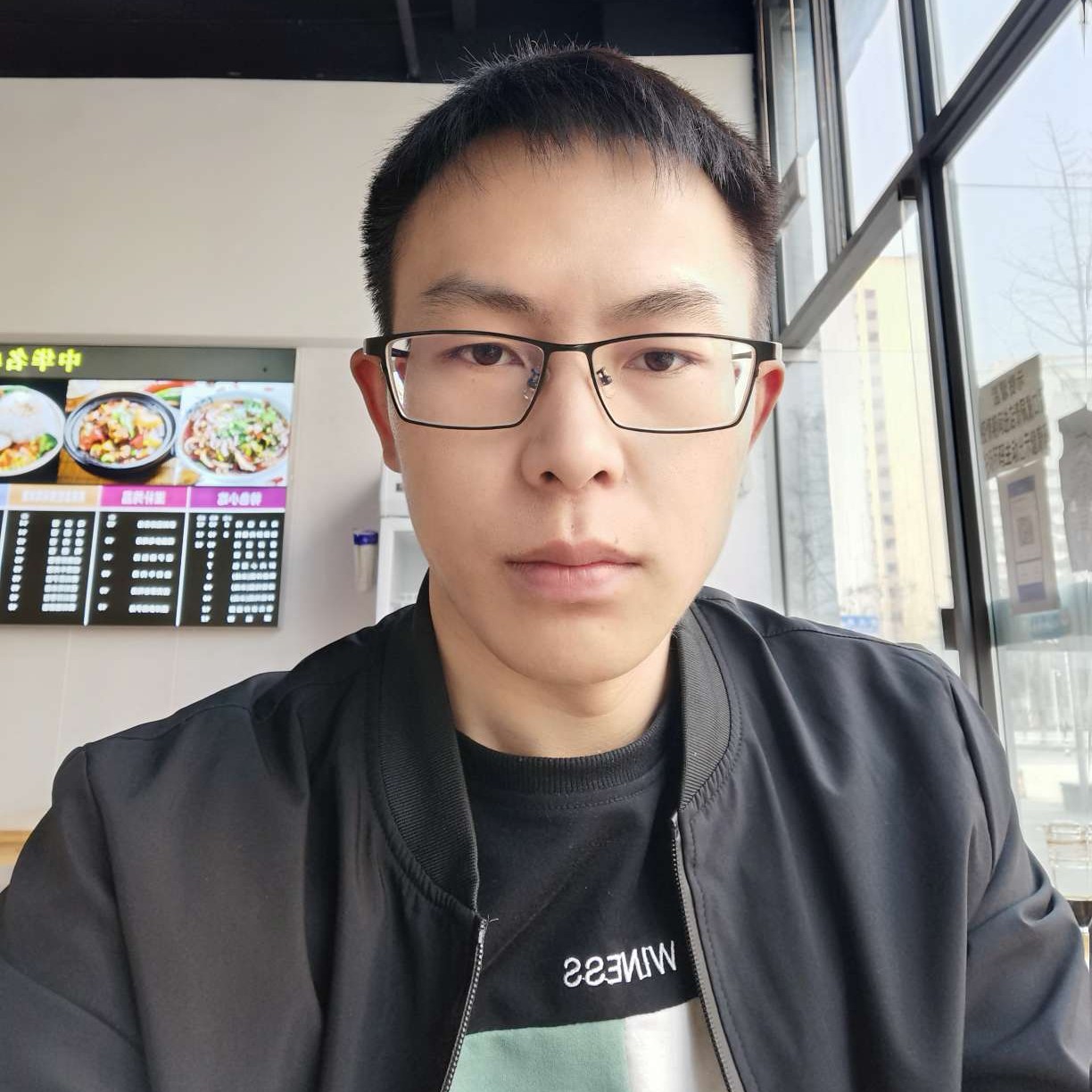 美好深拥面包的照片