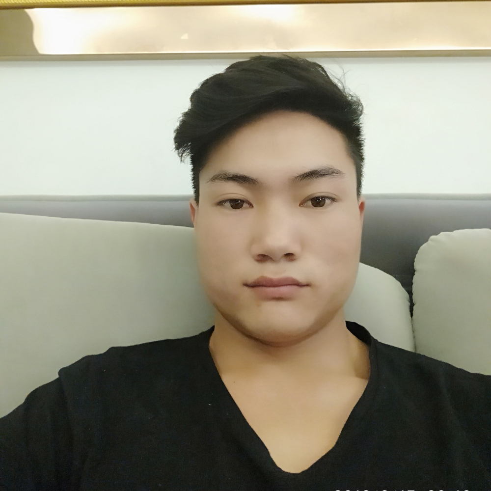 龍之隕的照片