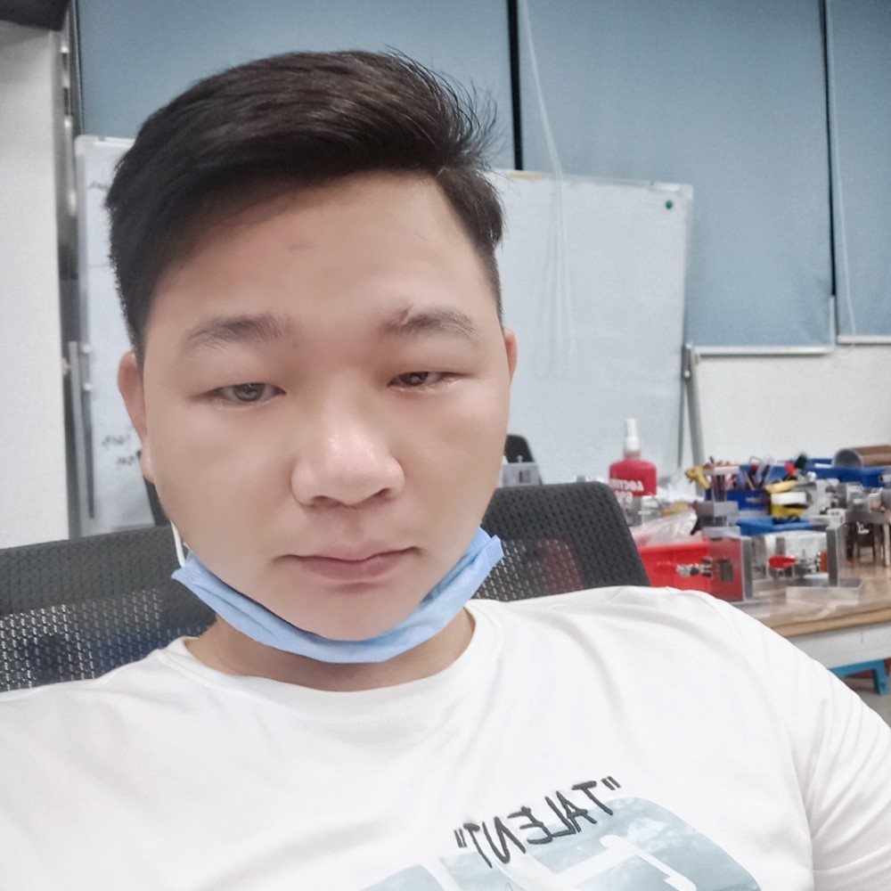 过客放弃光亮的照片