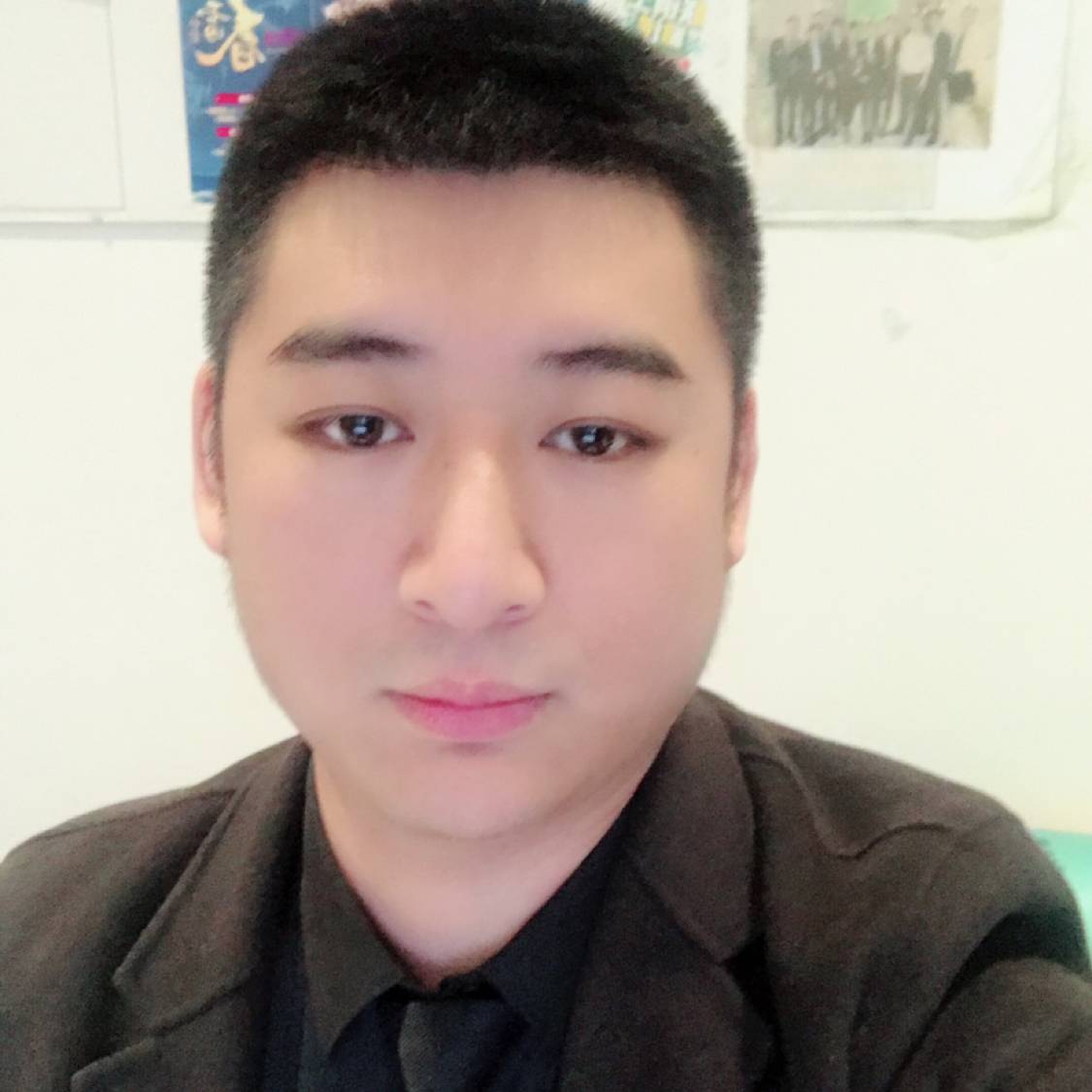 小鸭子回眸懵懂的照片