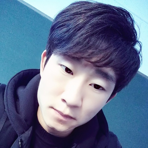 煮不熟的鸡的照片