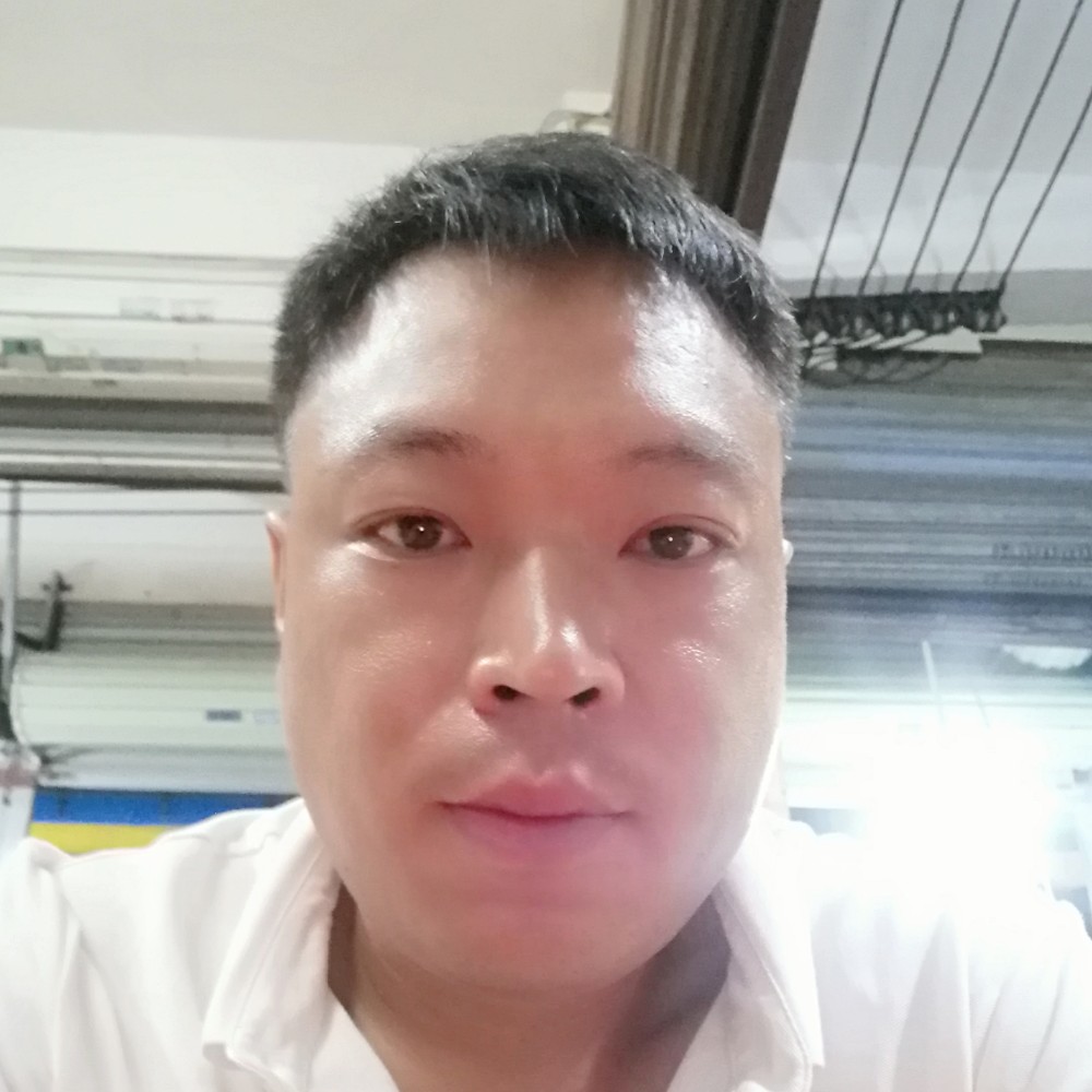 失眠停止小伙的照片
