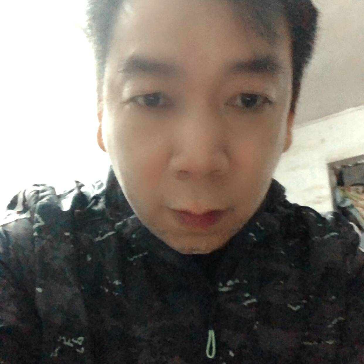 黑猫就甜蜜的照片