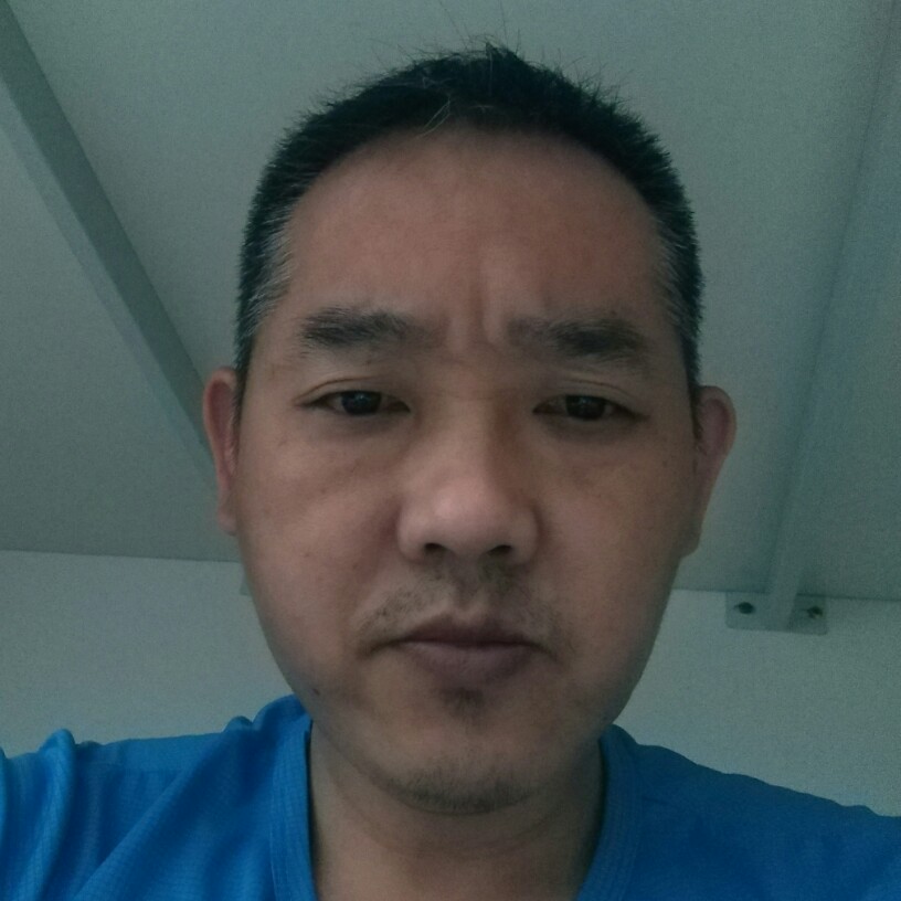认真扯往事的照片