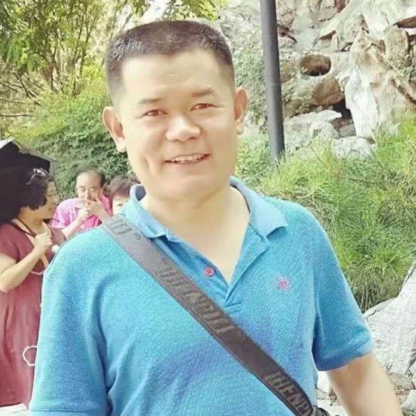 玉锄头的照片