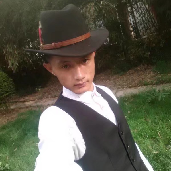 青琯踏实的照片