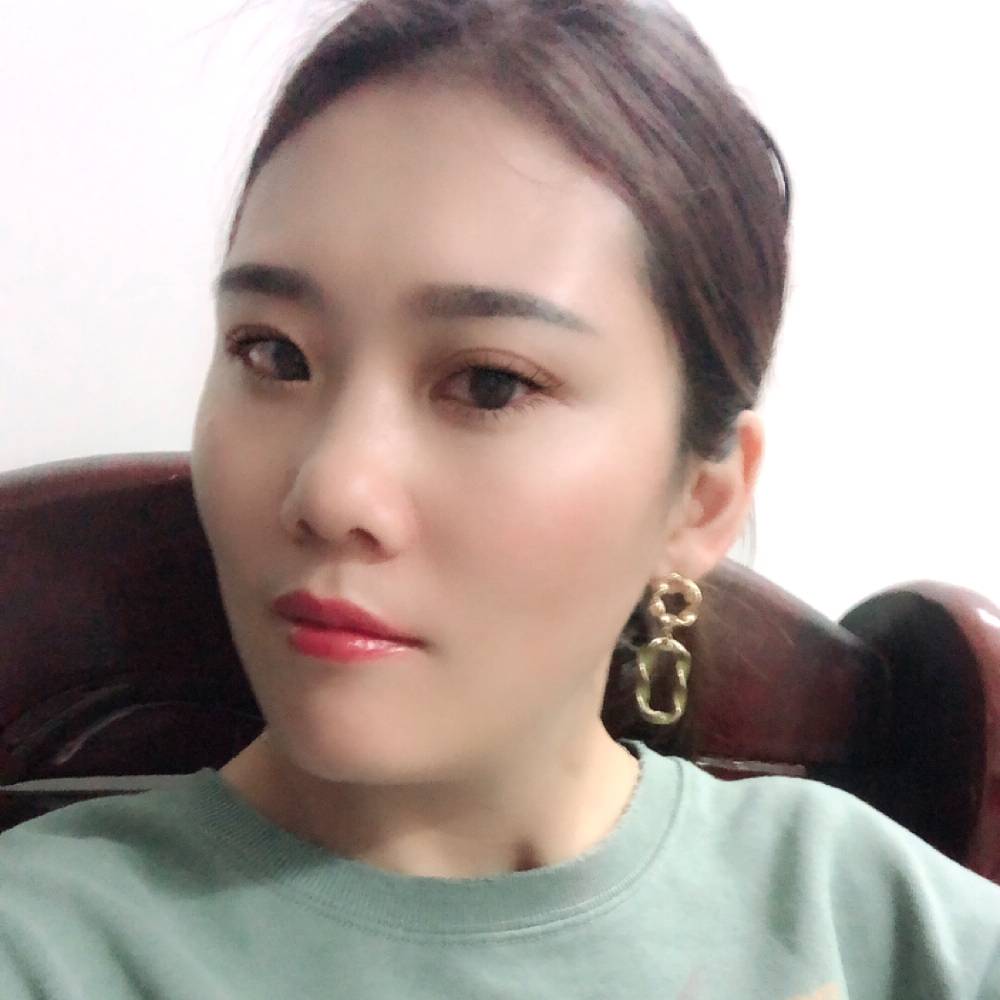 稳重拾忆灰狼的照片