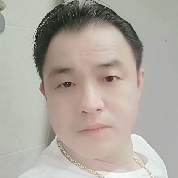 严颂国的照片