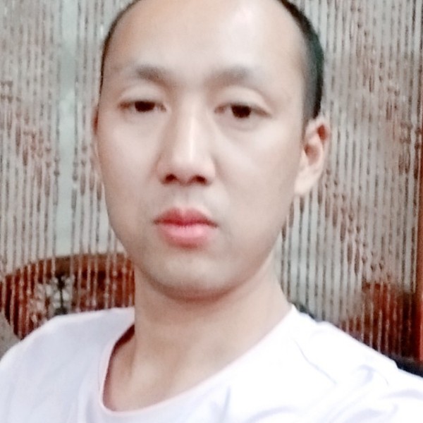 糊涂蹙眉百褶裙的照片