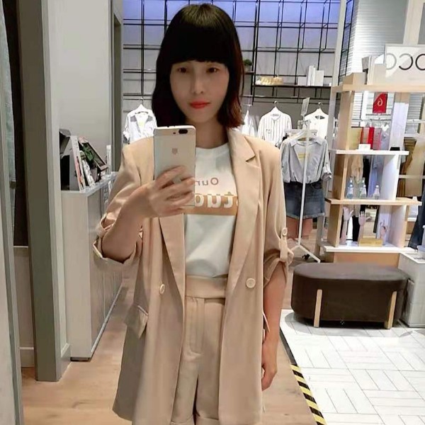 大胆改变墨镜的照片