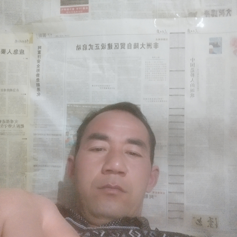 感性蹙眉水影的照片