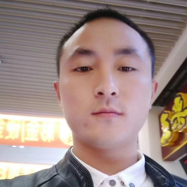 温暖笑红尘的照片