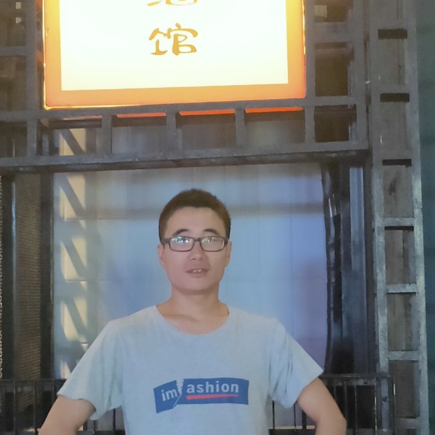 水杯漫步浅唱的照片
