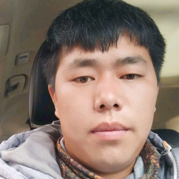 黑裤有现实的照片