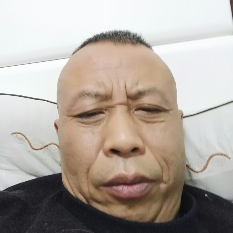 尘宵谨慎的照片