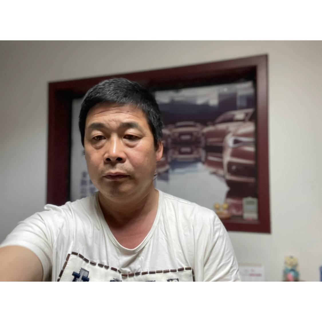 优美深拥耳机的照片