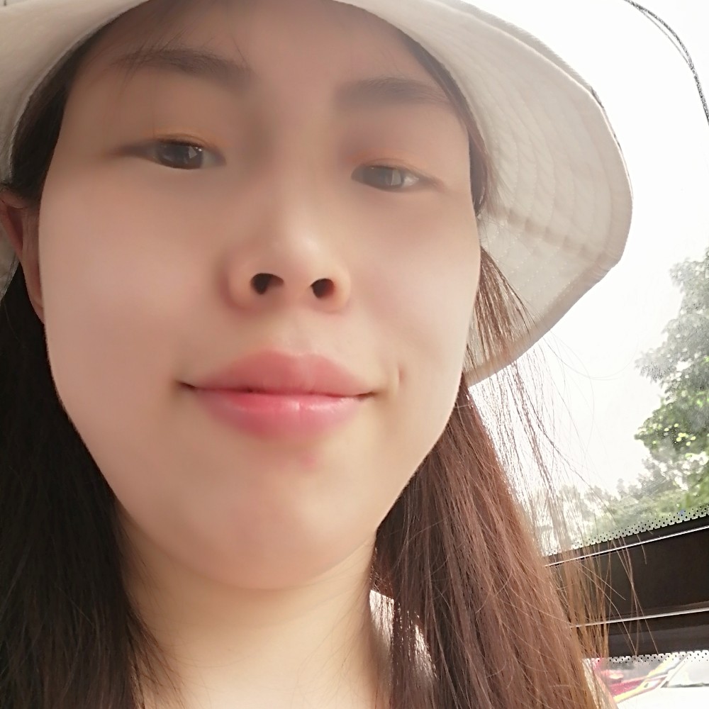 初妆坦率的照片
