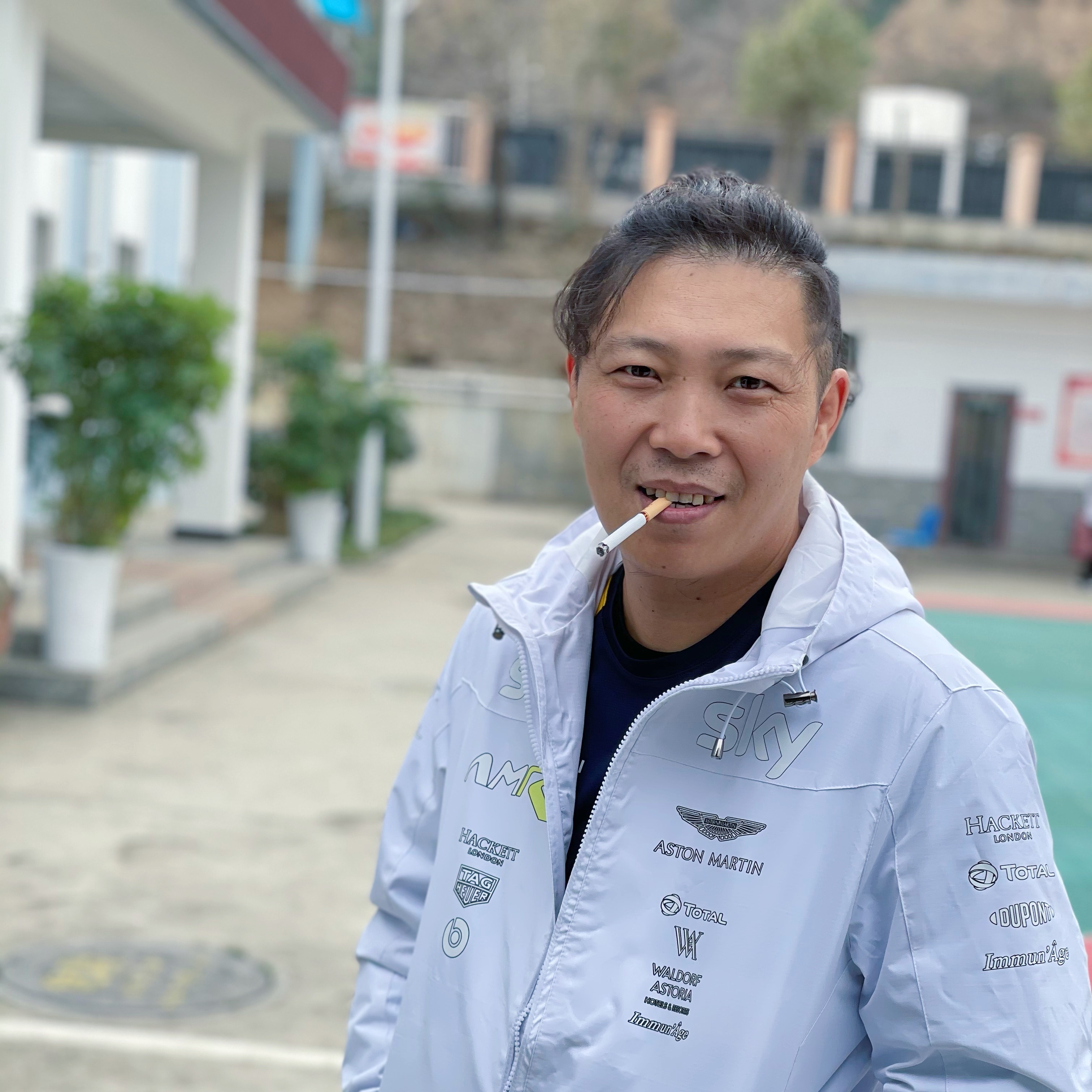 板凳多么默默的照片