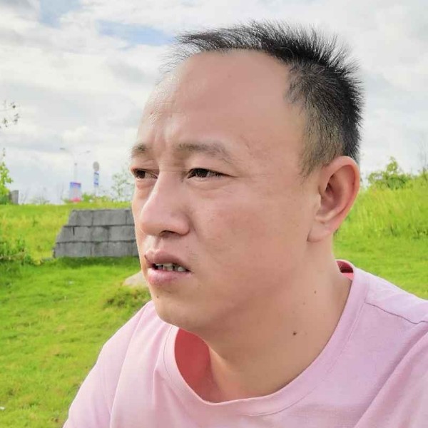 强健浅吻青衫的照片