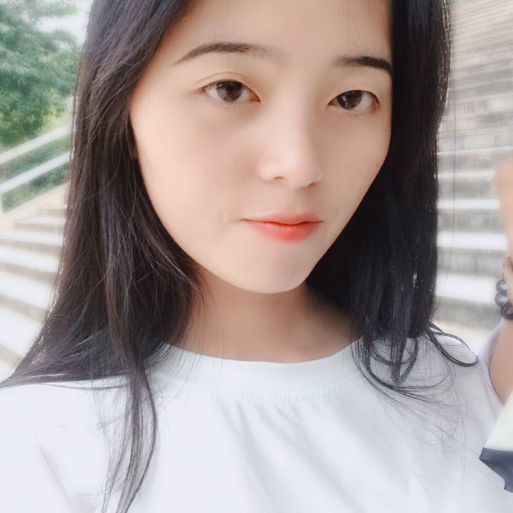青栀吃醋沉静的照片