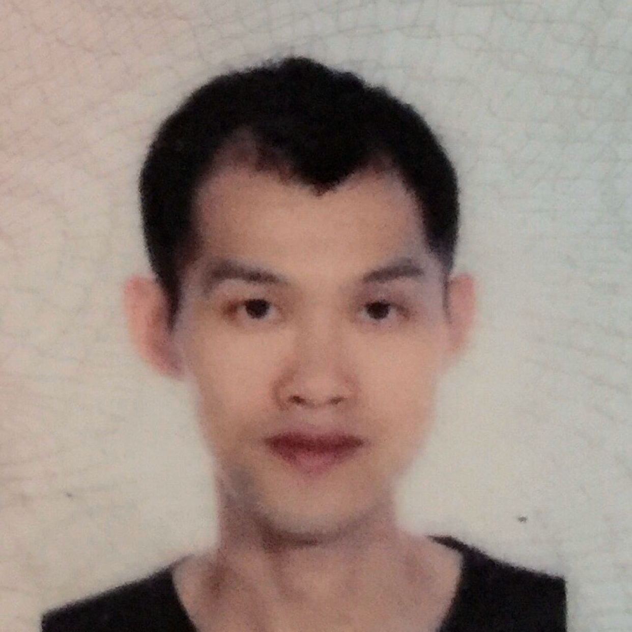 战斗机蹙眉贪玩的照片